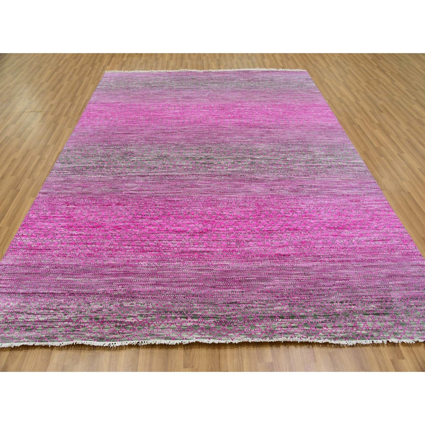 7'10"X10'1" Taffy Pink Dyed Wool Chiaroscuro Collection Hand Knotted Rug