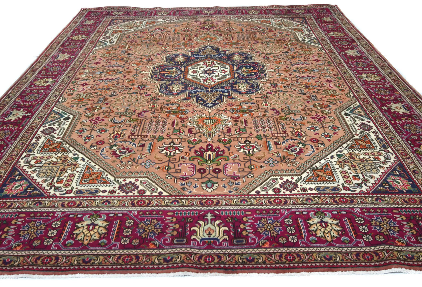 Oriental Rug Hand Knotted Vintage Carpet Medallion Design Dining Room
