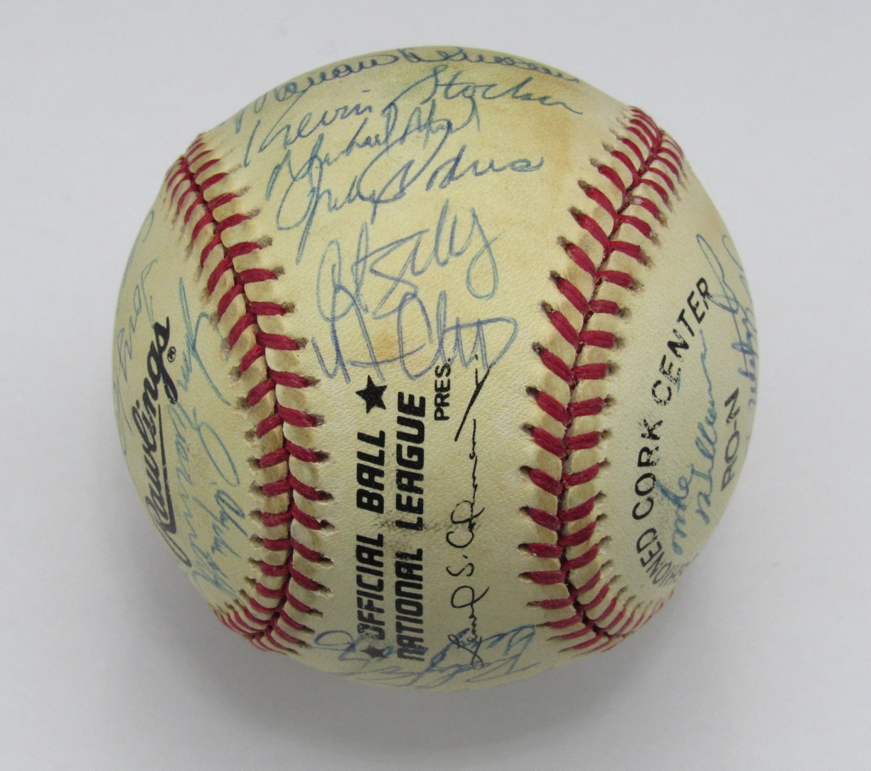 1995 Phillies Team Signed By 33 Onl Baseball Curt Schilling Van Slyke 191885