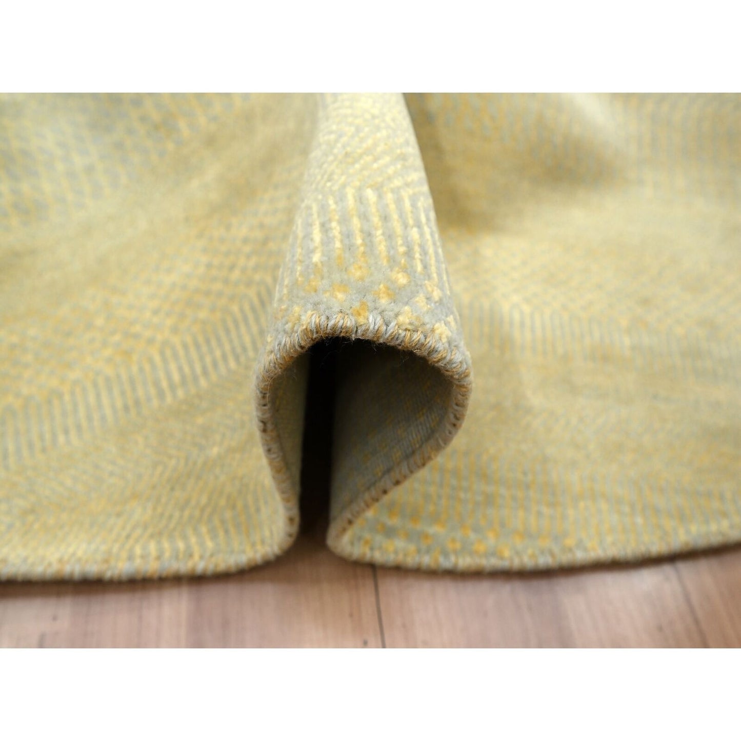 7'10"X7'10" Yellow Modern Grass Design Hand Knotted Wool-Silk Round Rug