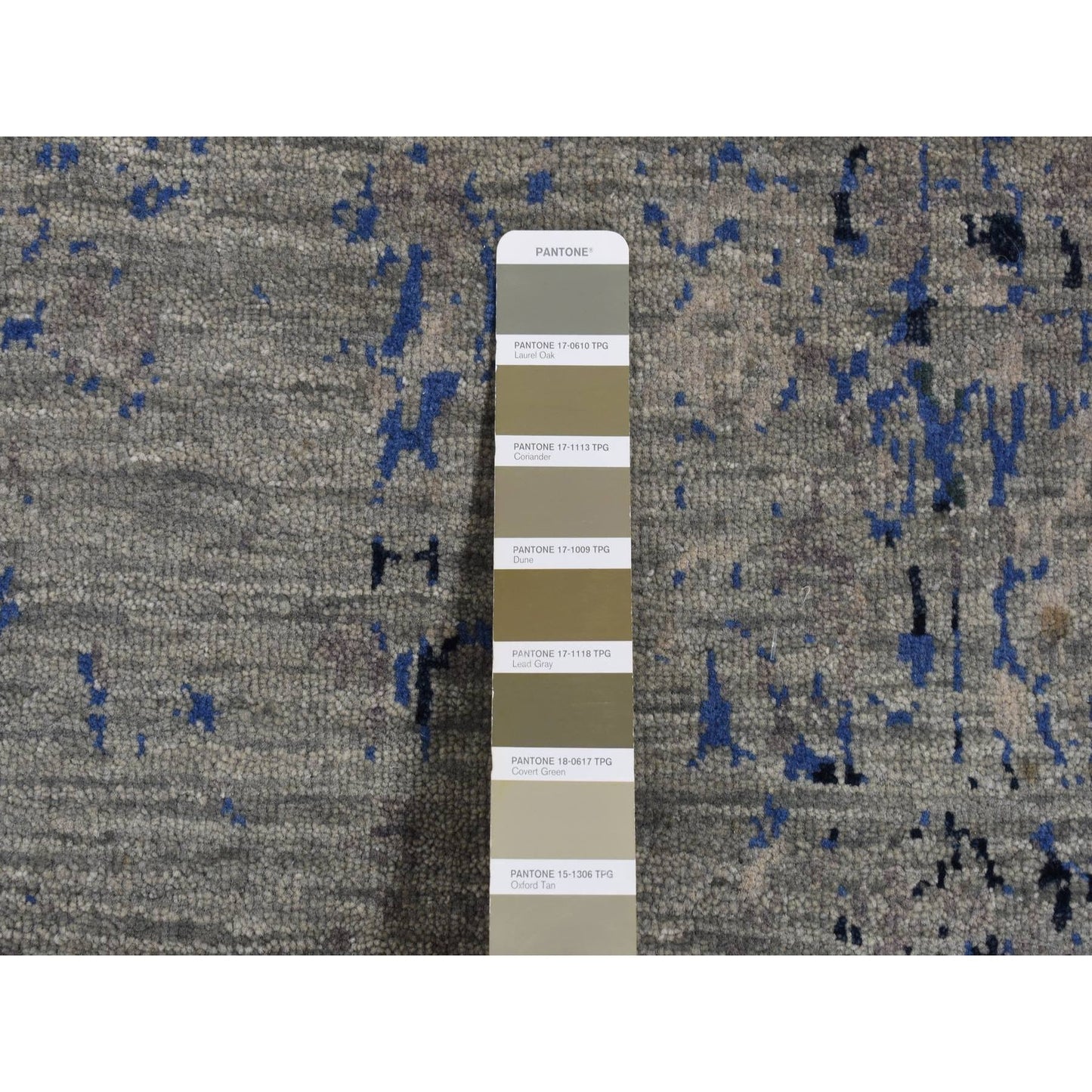 3'1"X5' Gray Wool And Silk Broken Design Tone On Tone Hand Knotted Rug