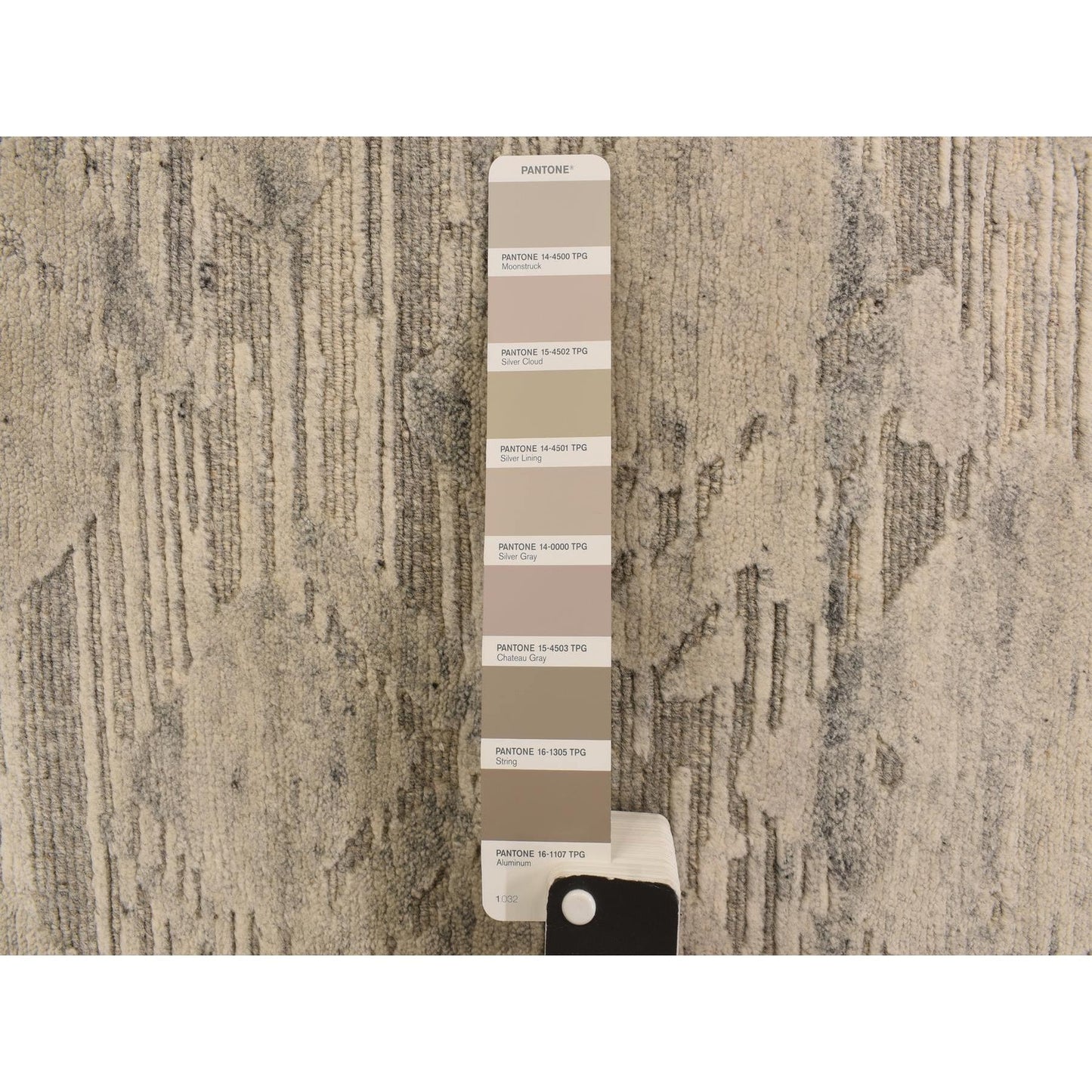 8'1"X8'1" Gray Undyed Natural Wool Modern Hand Knotted Round Rug