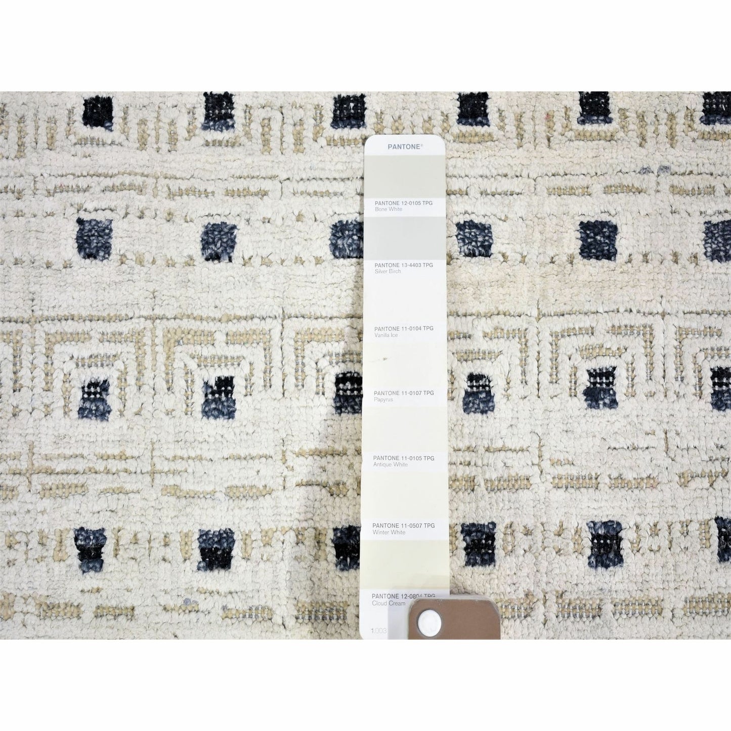 2'7"X8'1" Ivory Pure Silk With Wool Hand Knotted Modern Runner Rug