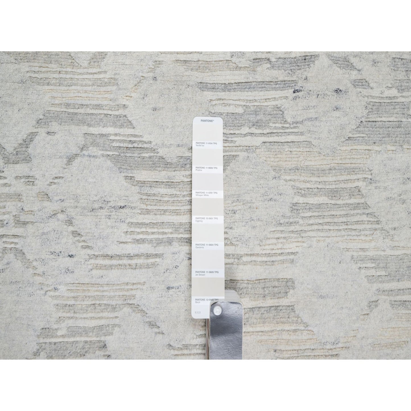 6'X6' Gray Modern Undyed Natural Wool Hand Knotted Round Oriental Rug