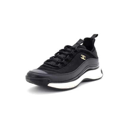 Chanel Women'S Cc Cap Toe Logo Sneakers Suede And Mixed Fibers