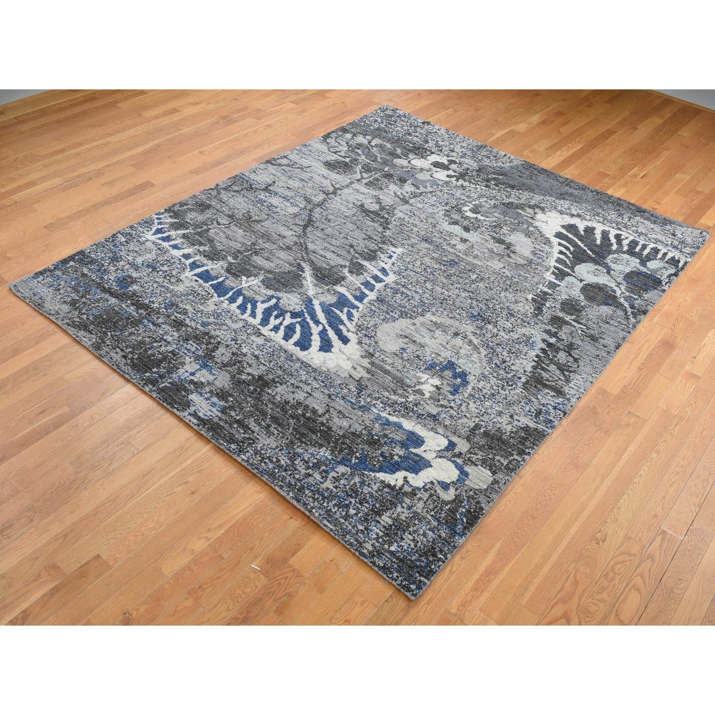 8'1"X10'1" Gray Broken Flower Design Pure Wool Hand Knotted Rug
