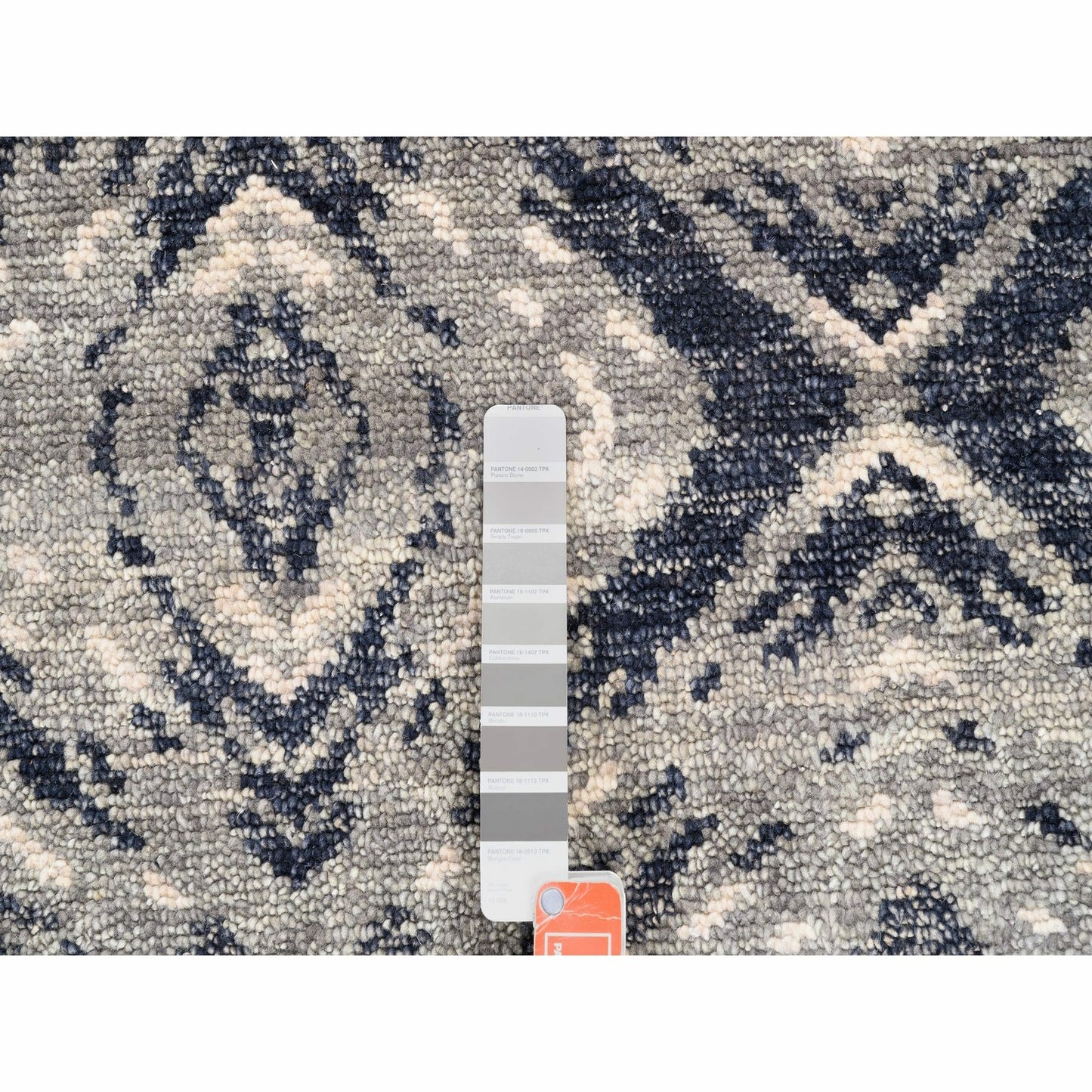 9'X12' Supple Collection All Over Square Design Erased Wool Handmade Rug