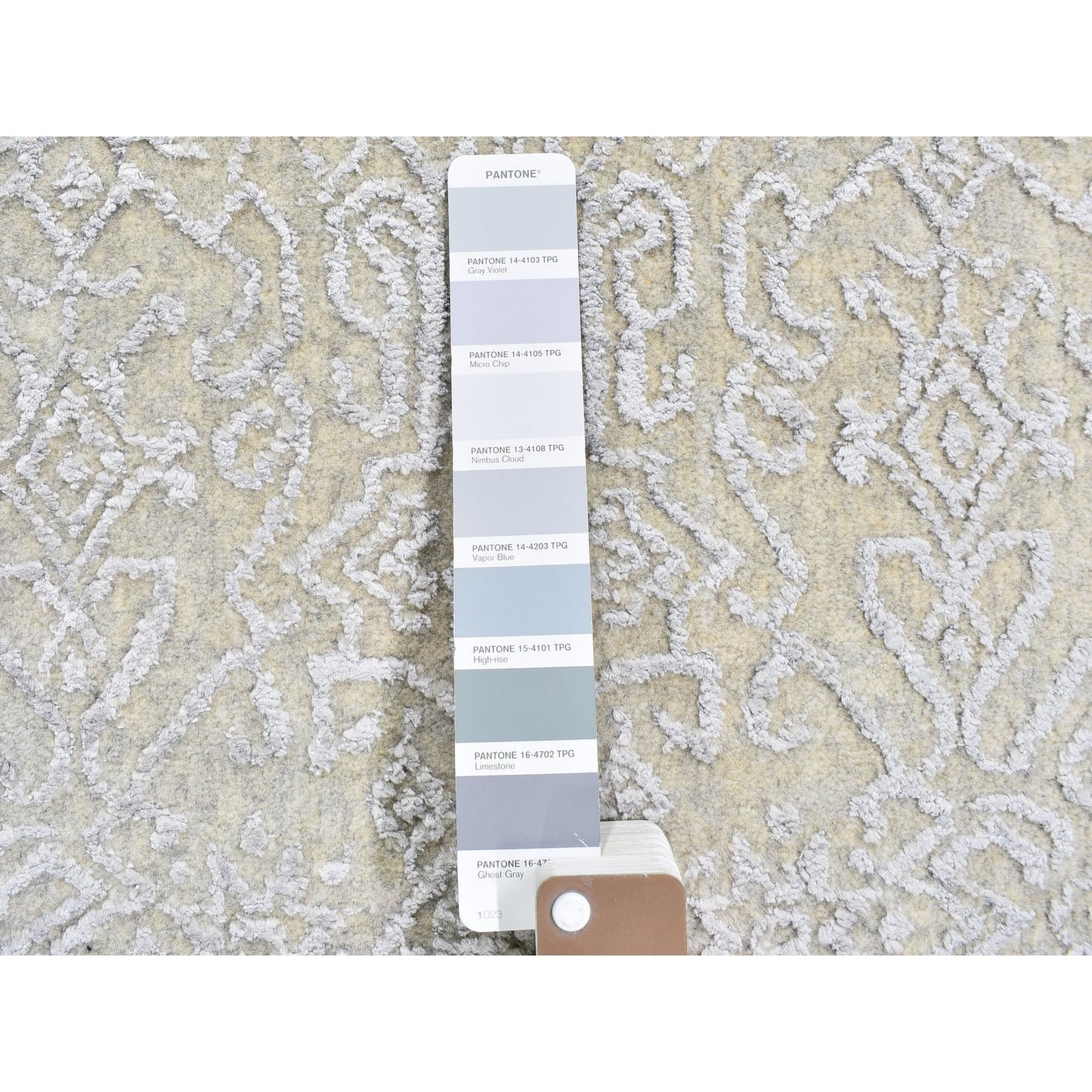 8'X10' Beige Wool And Silk Hand Loomed Fine Jacquard Rug