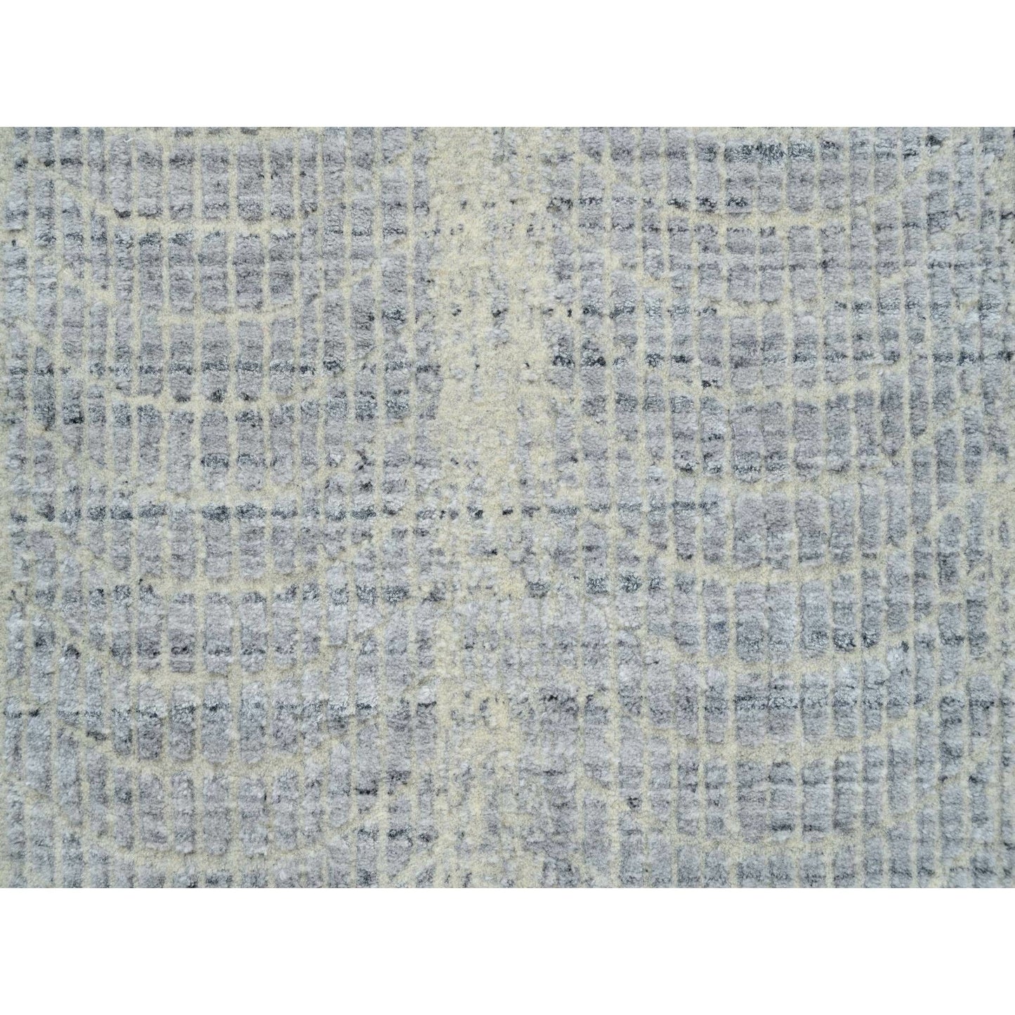 2'6"X10' Gray Wool And Plant Based Silk Hand Loomed Runner Rug