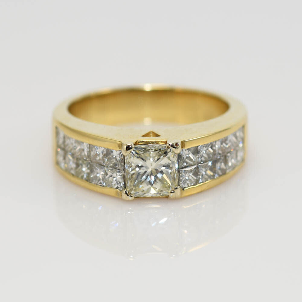 18K Yellow Gold Diamond Ring 1.00Ct Ctr Princess,