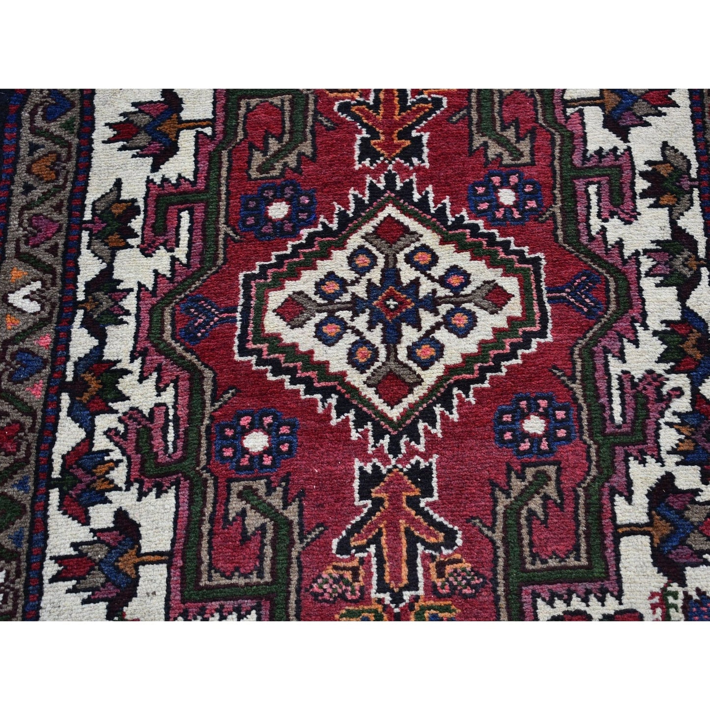 2'8"x9'3" Vintage Farsian Baktiarjoon Natural Wool Clean Hand Knotted Rug