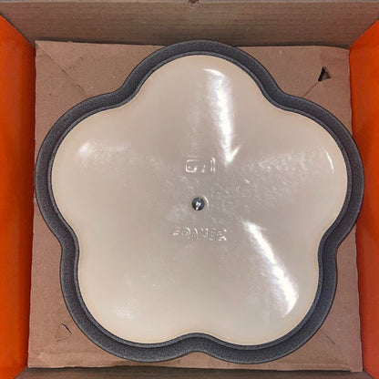 Pan Le Creuset Cocotte Fleur Flower Plate Dish 20cm 1.1L Cast Iron Shallow