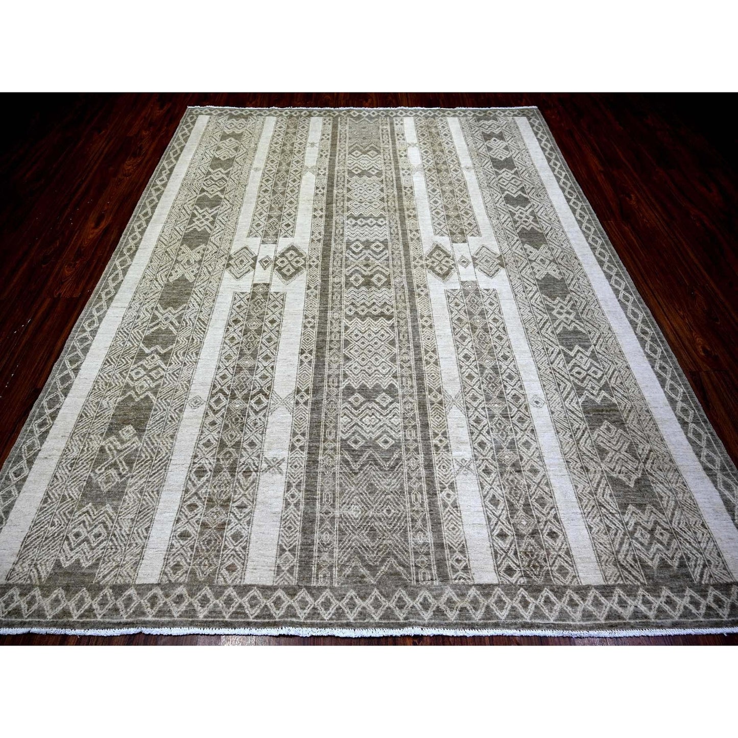 7'8"X9'6" Taupe Brown Fine Peshawar Wool Hand Knotted Oriental Rug