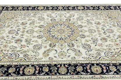 Hand-Knotted Indo-Nain Floral Medallion Rug