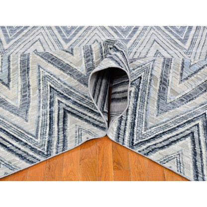 8'9"X12'2" Chevron Design Textured Wool And Pure Silk Hand Knotted Rug