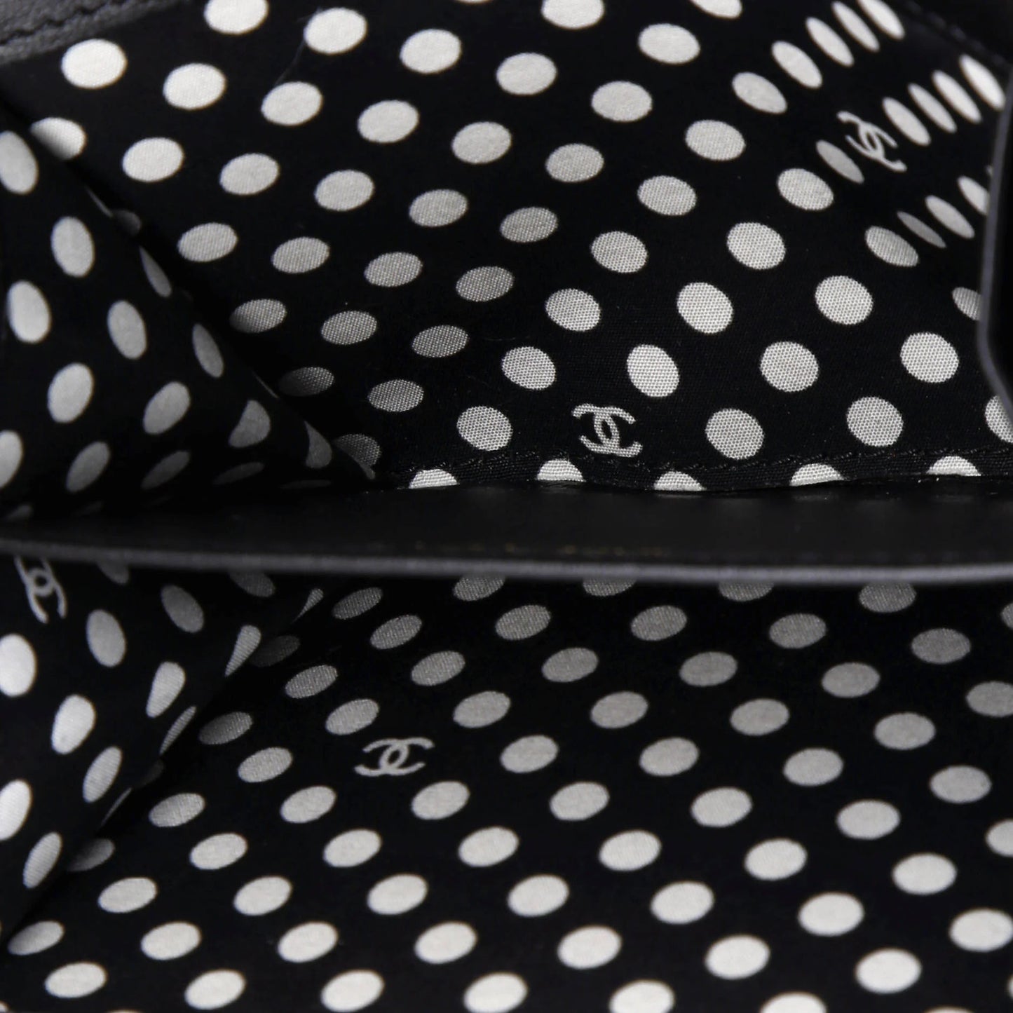 Chanel Cc Pearl Flap Coin Purse Quilt Lambskin