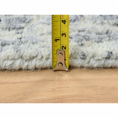 2'6"X12' Gray Wool And Plant Based Silk Hand Loomed Runner Rug