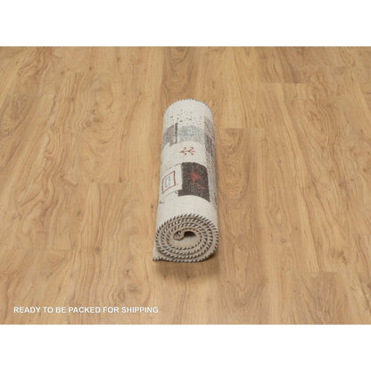 2'5"X4'9" White Animal Figurines Modern Pure Wool Hand Knotted Runner Rug