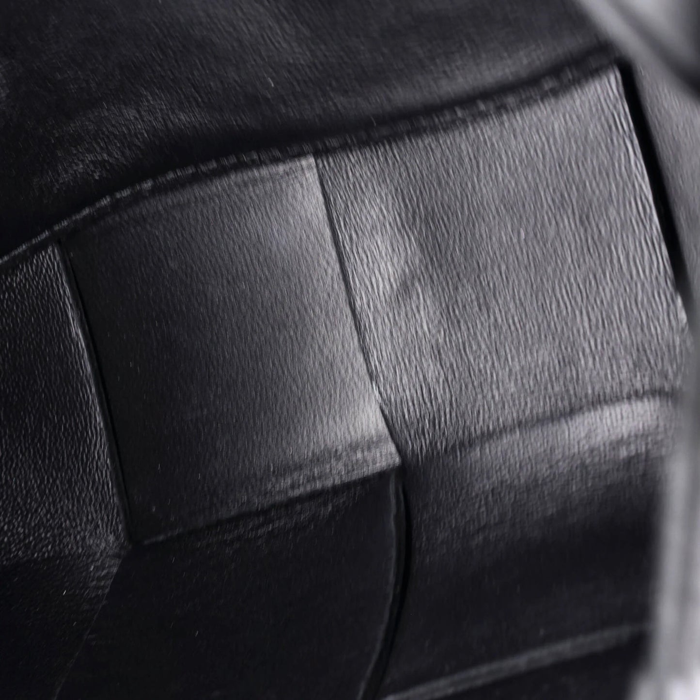 Bottega Veneta Cassette Crossbody Bag Maxi Intrecciato Leather Small