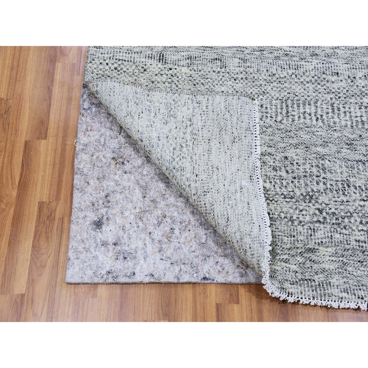 6'X6' Cloud Gray Undyed Wool Grass Design Hand Knotted Square Rug