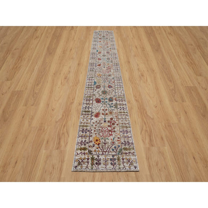 2'8"X16'2" White Vase Design Silk & Textured Wool Hand Knotted Runner Rug