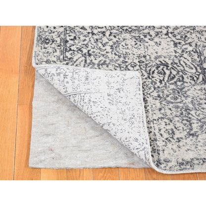 2'5"X12' Gray Transitional Jacquard Loomed Wool And Silk Runner Rug