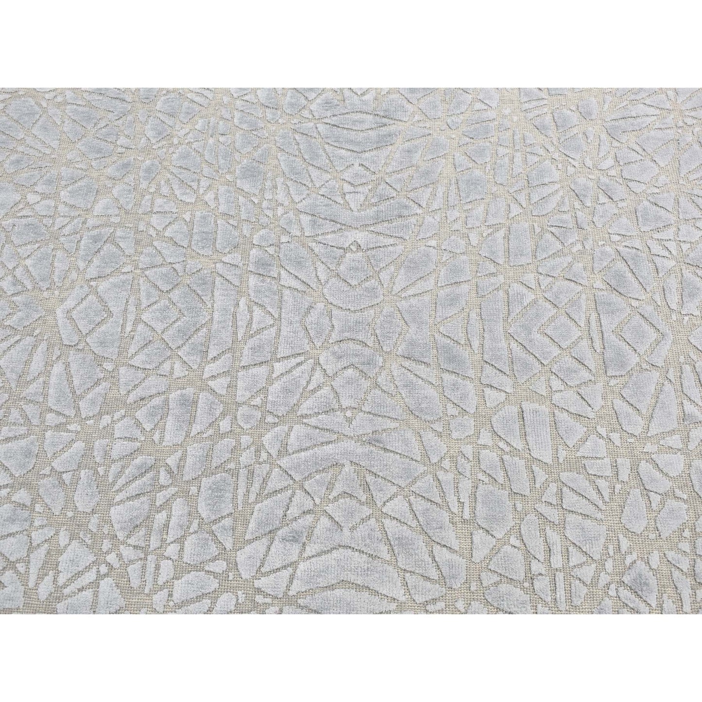 6'X8'10" Gray Flat Pile With Raised Silk Hand Knotted Tone On Tone Rug