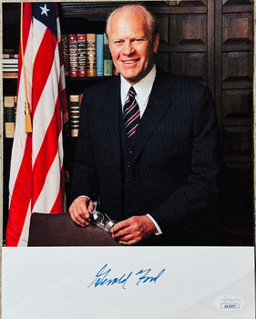 Gerald Ford 38Th President Autographed 8X10 Photo (Jsa)