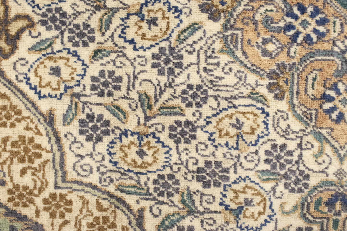 Semi-Antique Traditional Oriental Rug Muted