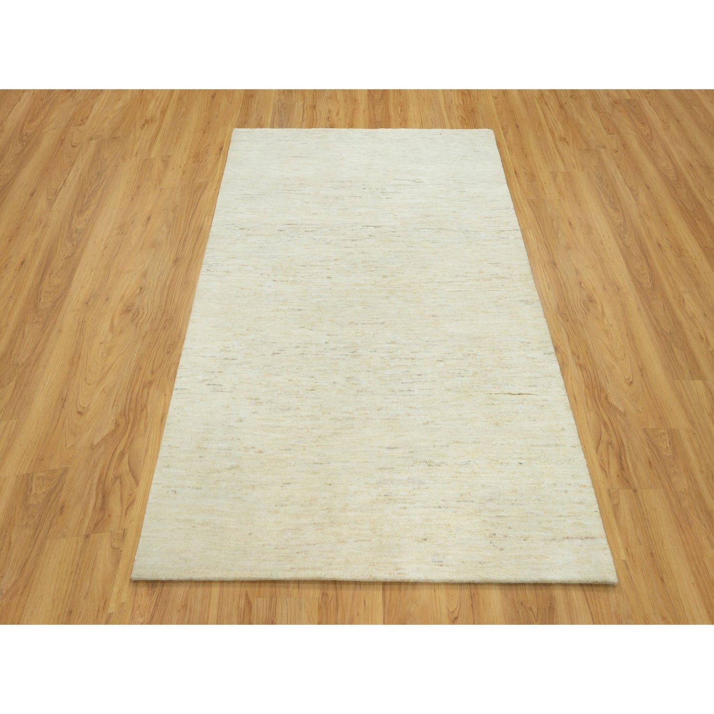 5'X6'8" White Denser Weave High Quality Wool Hand Knotted Oriental Rug