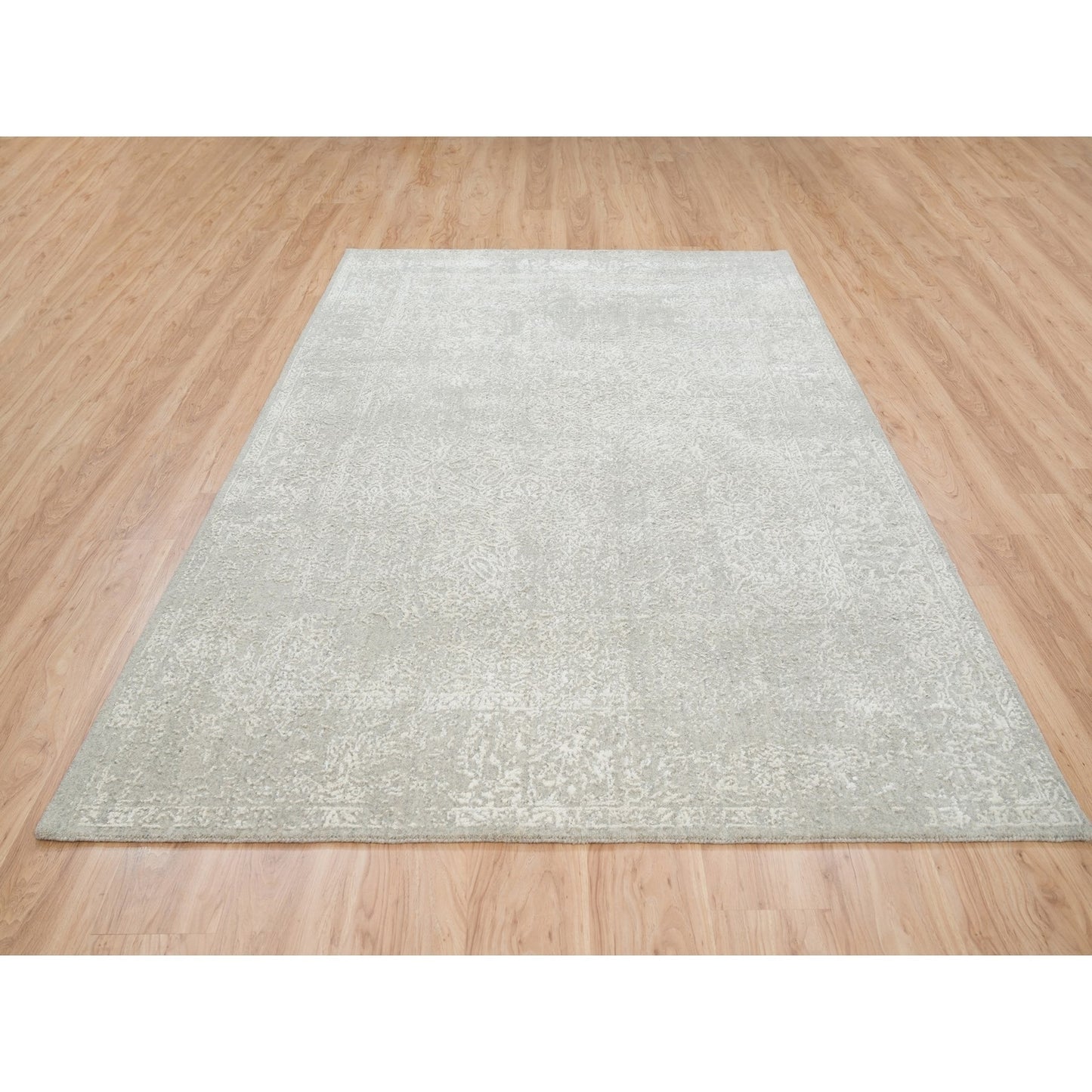 6'X9'2" Beige Wool And Silk Hand Loomed Fine Jacquard Round Rug