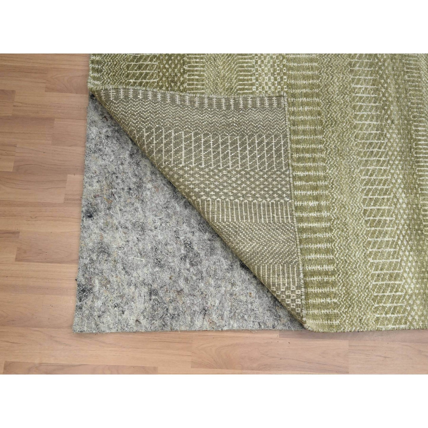 4'9"X6'9" Brown Grass Design Hand Knotted Wool And Silk Denser Weave Rug