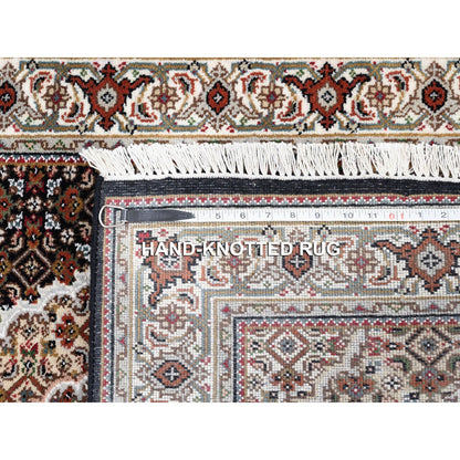2'10"X5'4" Fish Medallion Design Tebraz Mahi Wool-Silk Hand Knotted Rug