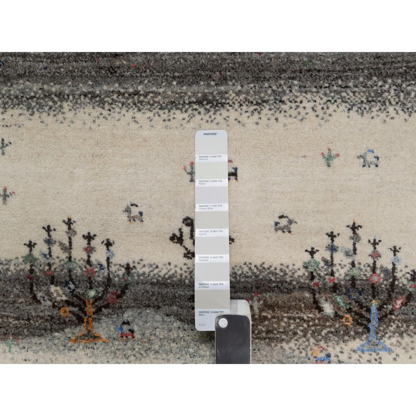 2'6"X9'10" White Lori Buft Animal Figurines Wool Hand Knotted Runner Rug