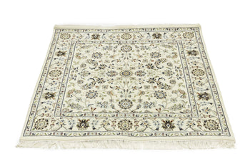 Hand-Knotted Cream Floral Classic Indo-Nain