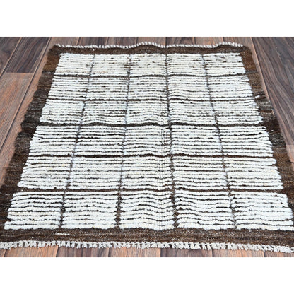 2'1"X2'8" White Moroccan Weave With Grid Design Wool Hand Knotted Mat Rug