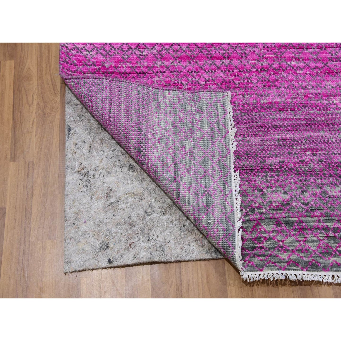 7'10"X10'1" Taffy Pink Dyed Wool Chiaroscuro Collection Hand Knotted Rug