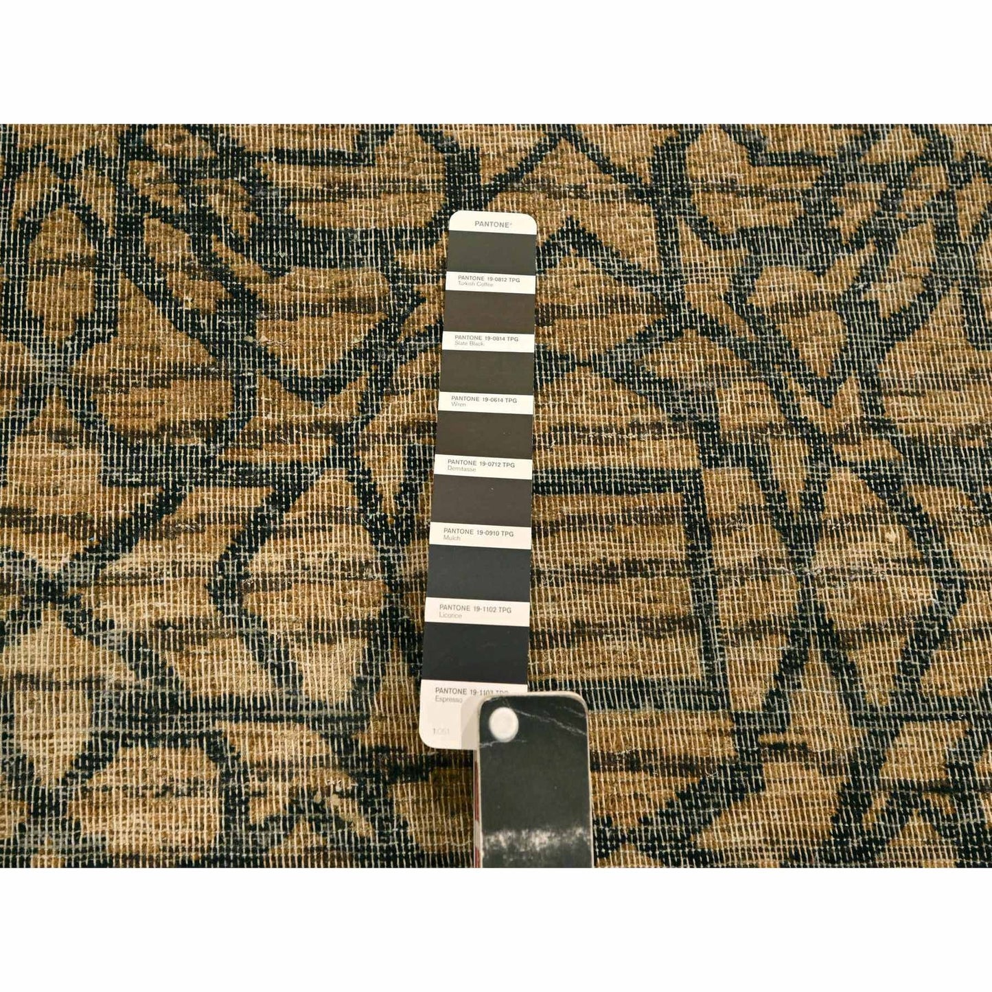 7'8"X8'7" Brown Flower Rosette Motif Undyed Natural Wool Hand Knotted Rug