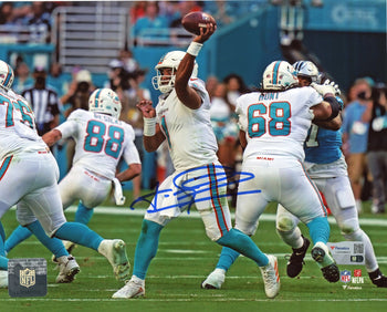 Tua Tagovailoa Autographed 8X10 Photo