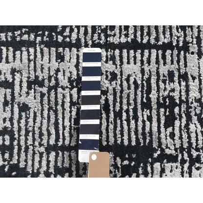 5'10"X9' Black Modern Wool And Plant Based Silk Hand Loomed Rug