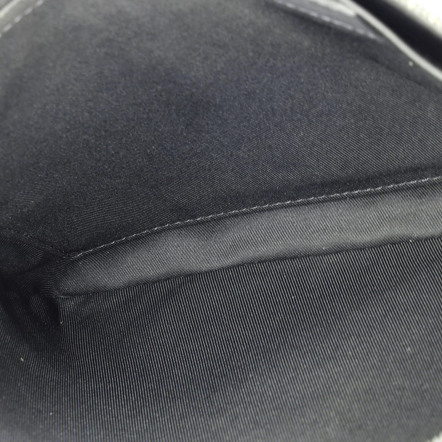 GM Louis Vuitton Discovery Pochette Monogram Shadow Leather