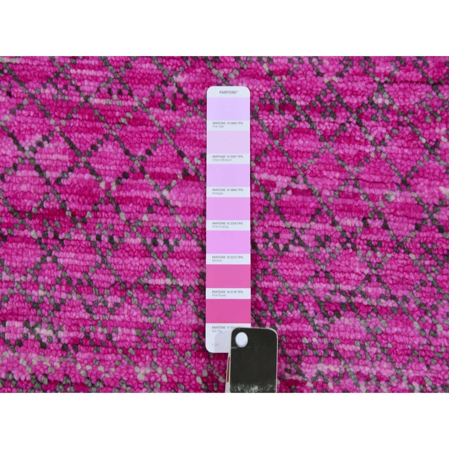 7'10"X10'1" Taffy Pink Dyed Wool Chiaroscuro Collection Hand Knotted Rug
