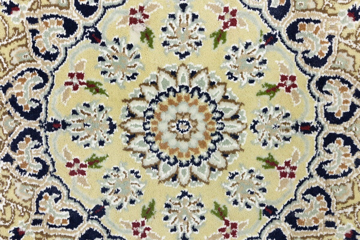 Hand-Knotted Indo-Nain Floral Medallion Rug