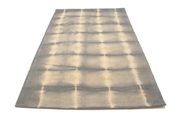 Hand-Tufted Gray Tie-Dye Wool Rug Modern