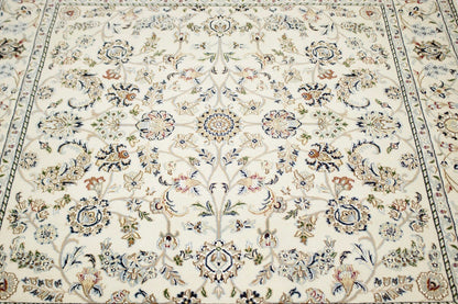 Handmade Indo-Nain Classic Floral Design Wool
