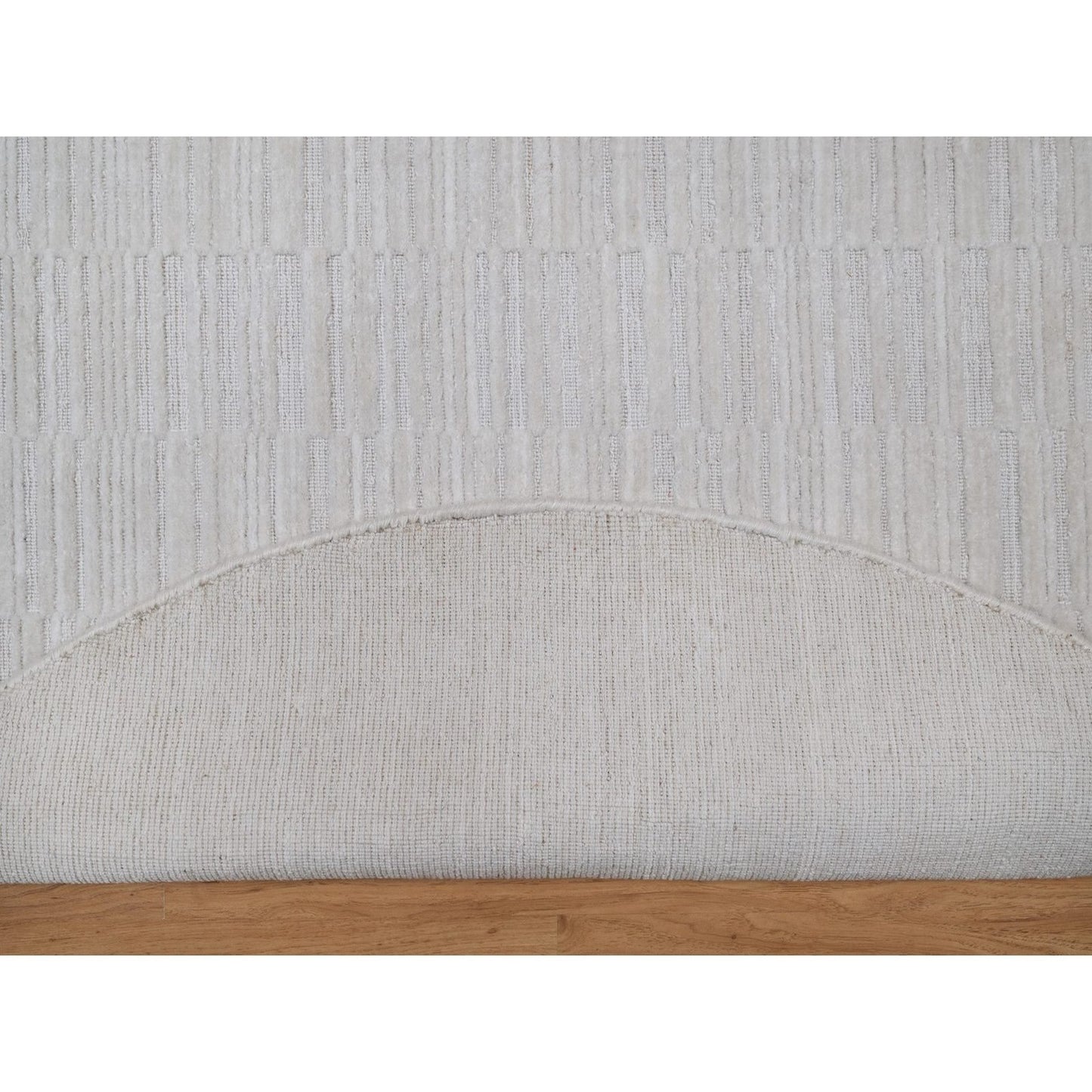 Ivory Hand Loomed 5'x5' Modern Soft Wool Striae Plain Round Design Rug