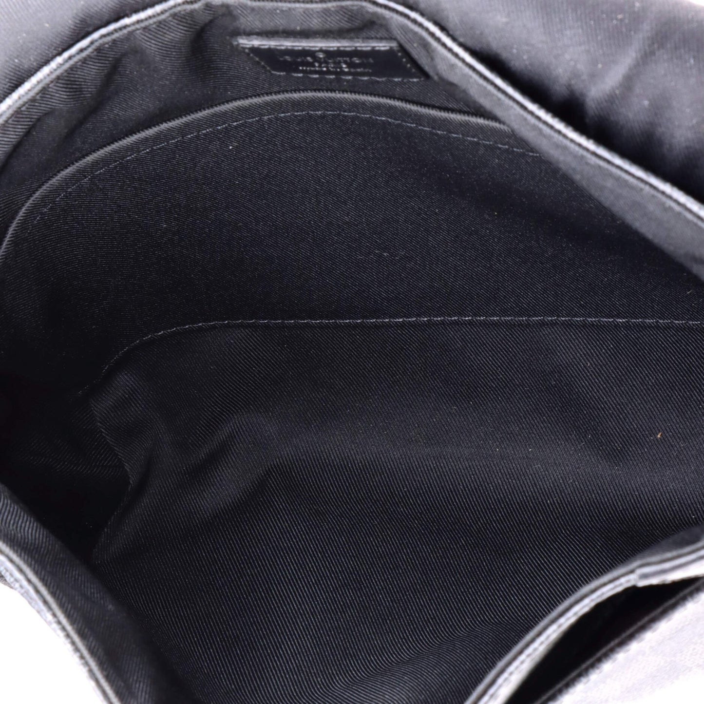 Louis Vuitton District Nm Messenger Bag Damier Graphite Pm