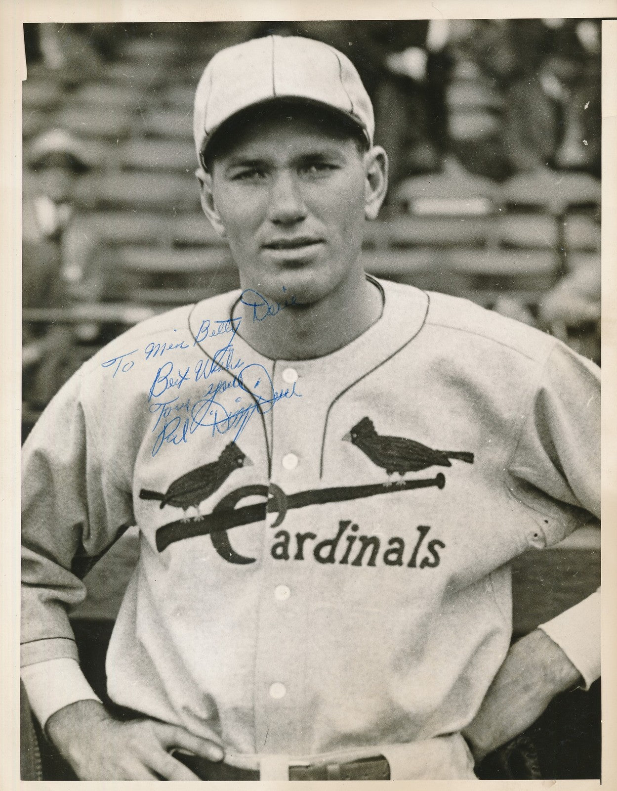 Dizzy Dean Hof Autographed 6.5X8.5 B/W Photo St. Louis Cardinals Psa/Dna 179566