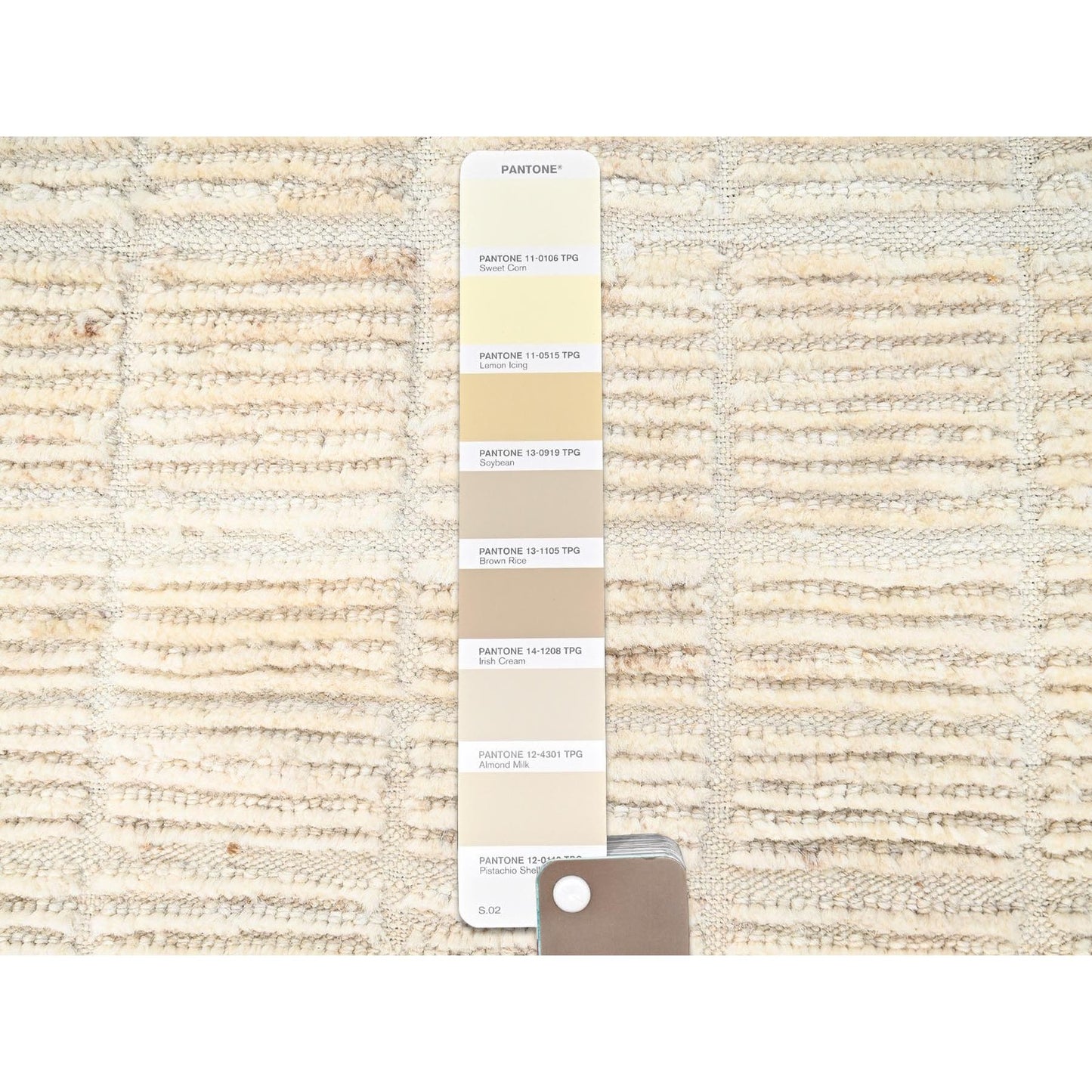 2'3"X2'9" Ivory Mat Rug Moroccan Weave Grid Design Wool Hand Knotted Sample