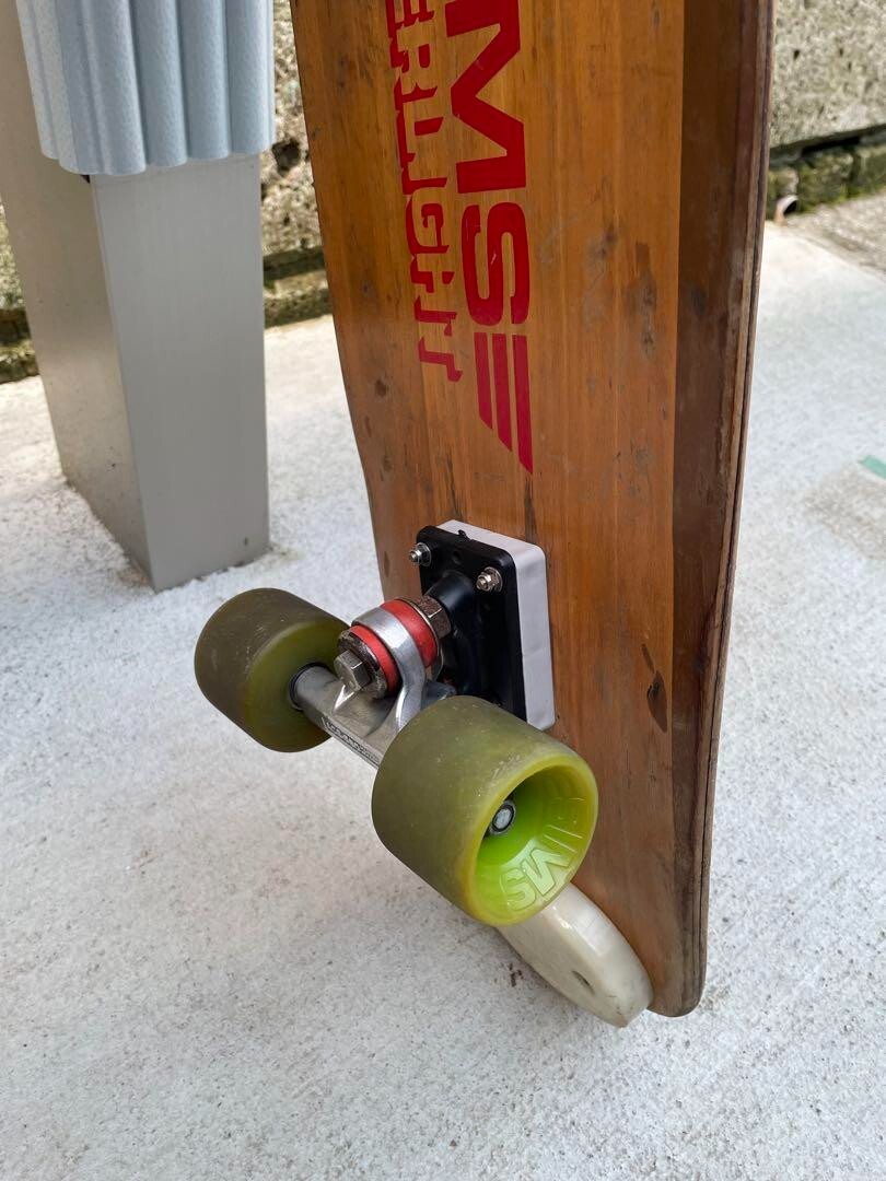 VINTAGE SKATEBOARD SIMS SUPER LIGHT80s
